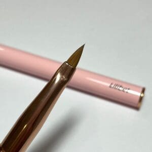 Gems acrylic brush Lilibet